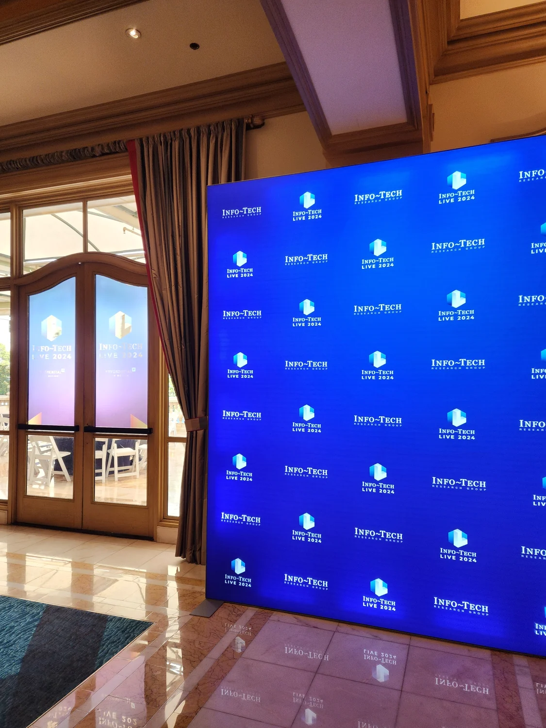 Step & Repeat Lightbox Wall